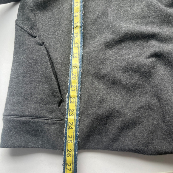 Lululemon &go Endeavor Long Sleeve
Heathered Black Open-Back Sweatshirt Medium - Picture 6 of 7